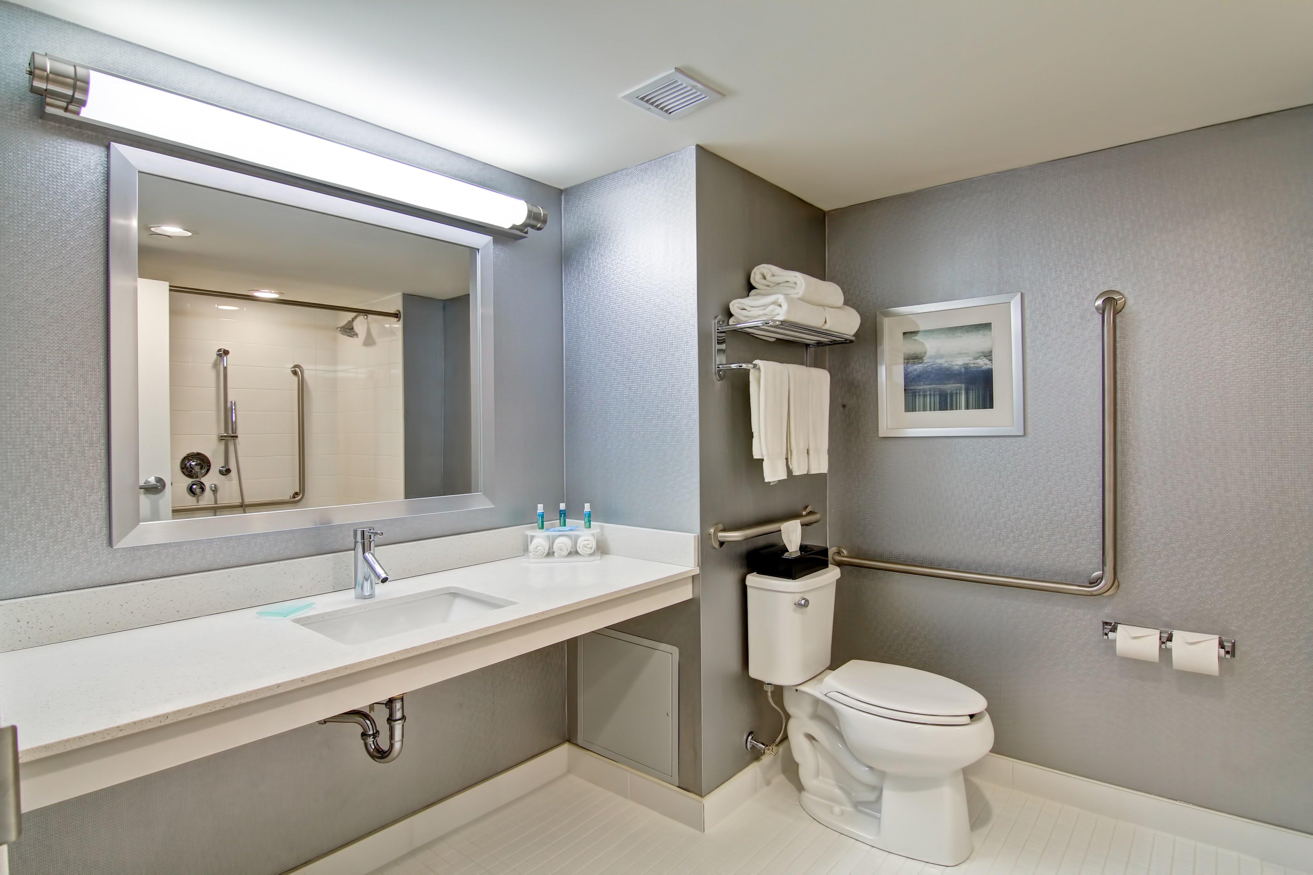 Holiday Inn Express & Suites Oshawa Downtown - Toronto Area By Ihg Buitenkant foto