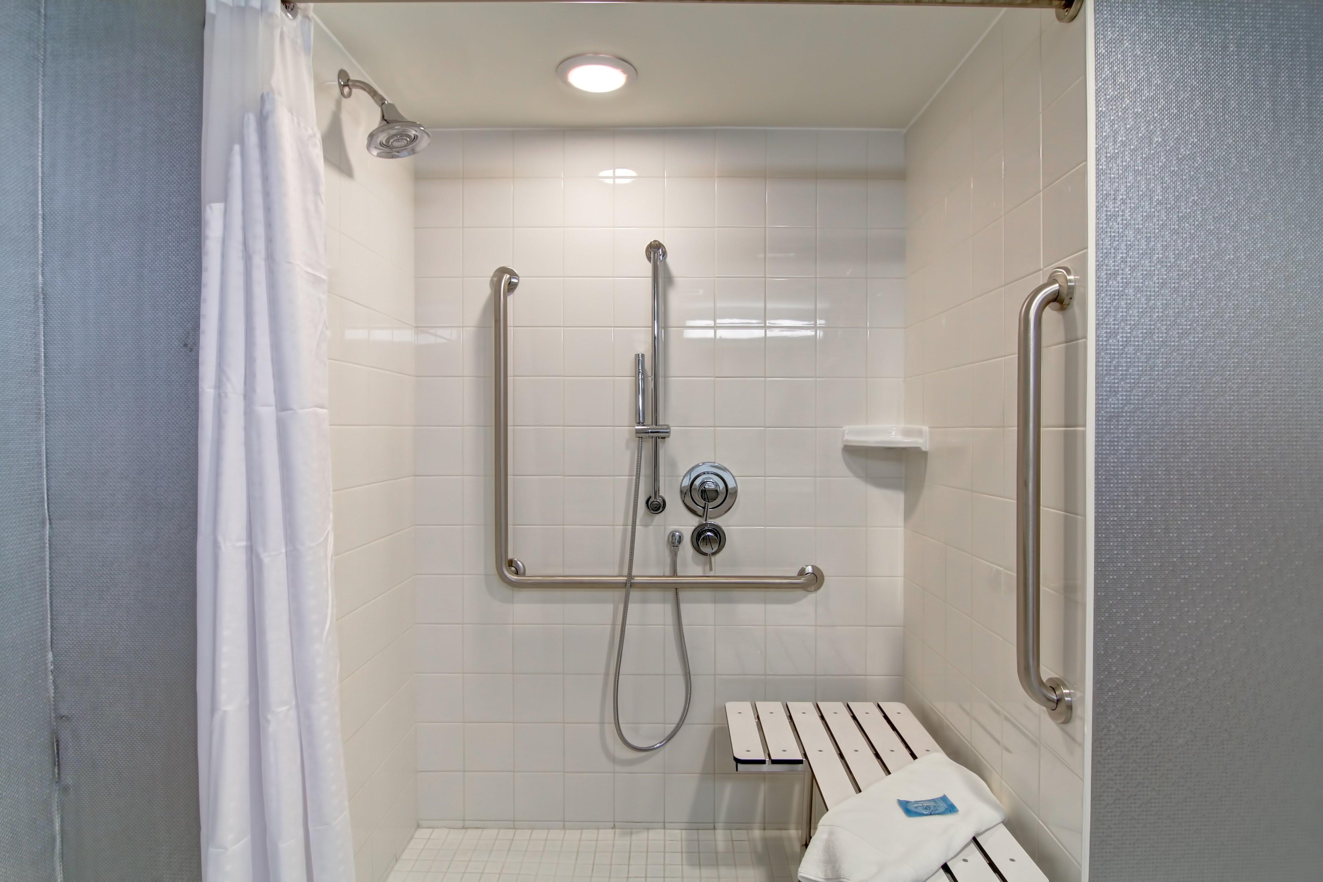 Holiday Inn Express & Suites Oshawa Downtown - Toronto Area By Ihg Buitenkant foto