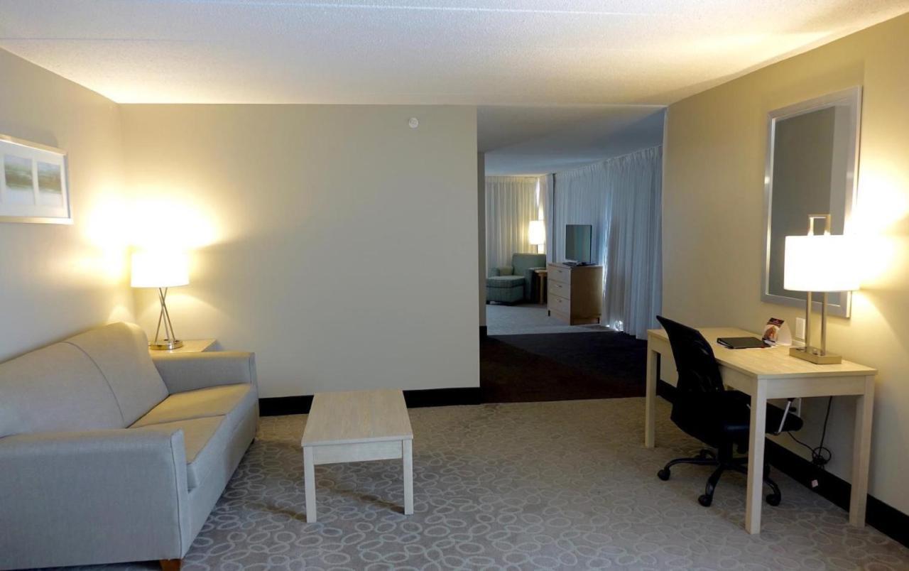 Holiday Inn Express & Suites Oshawa Downtown - Toronto Area By Ihg Buitenkant foto