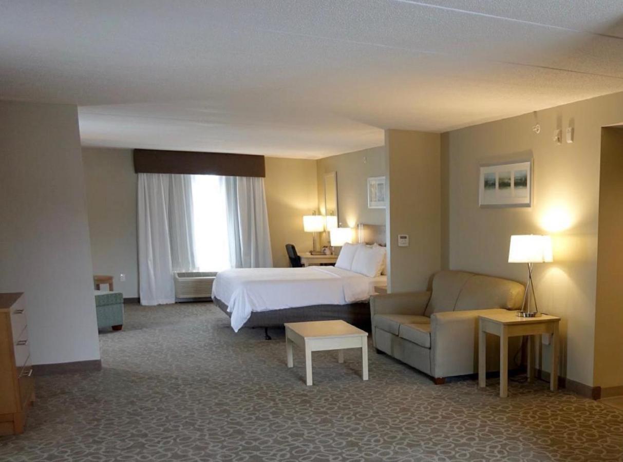 Holiday Inn Express & Suites Oshawa Downtown - Toronto Area By Ihg Buitenkant foto