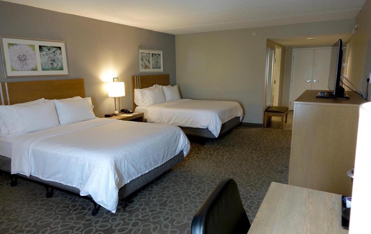 Holiday Inn Express & Suites Oshawa Downtown - Toronto Area By Ihg Buitenkant foto