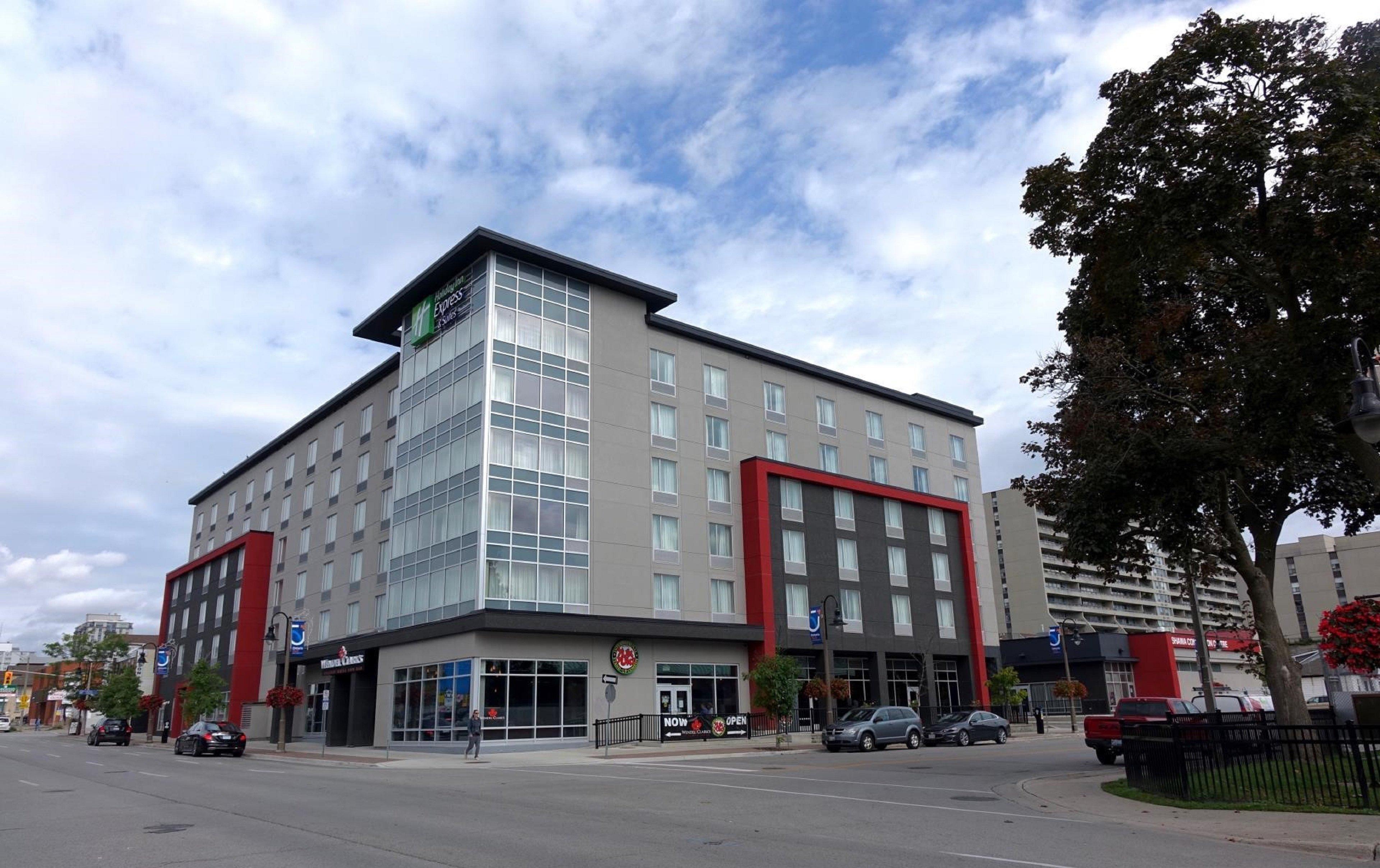 Holiday Inn Express & Suites Oshawa Downtown - Toronto Area By Ihg Buitenkant foto