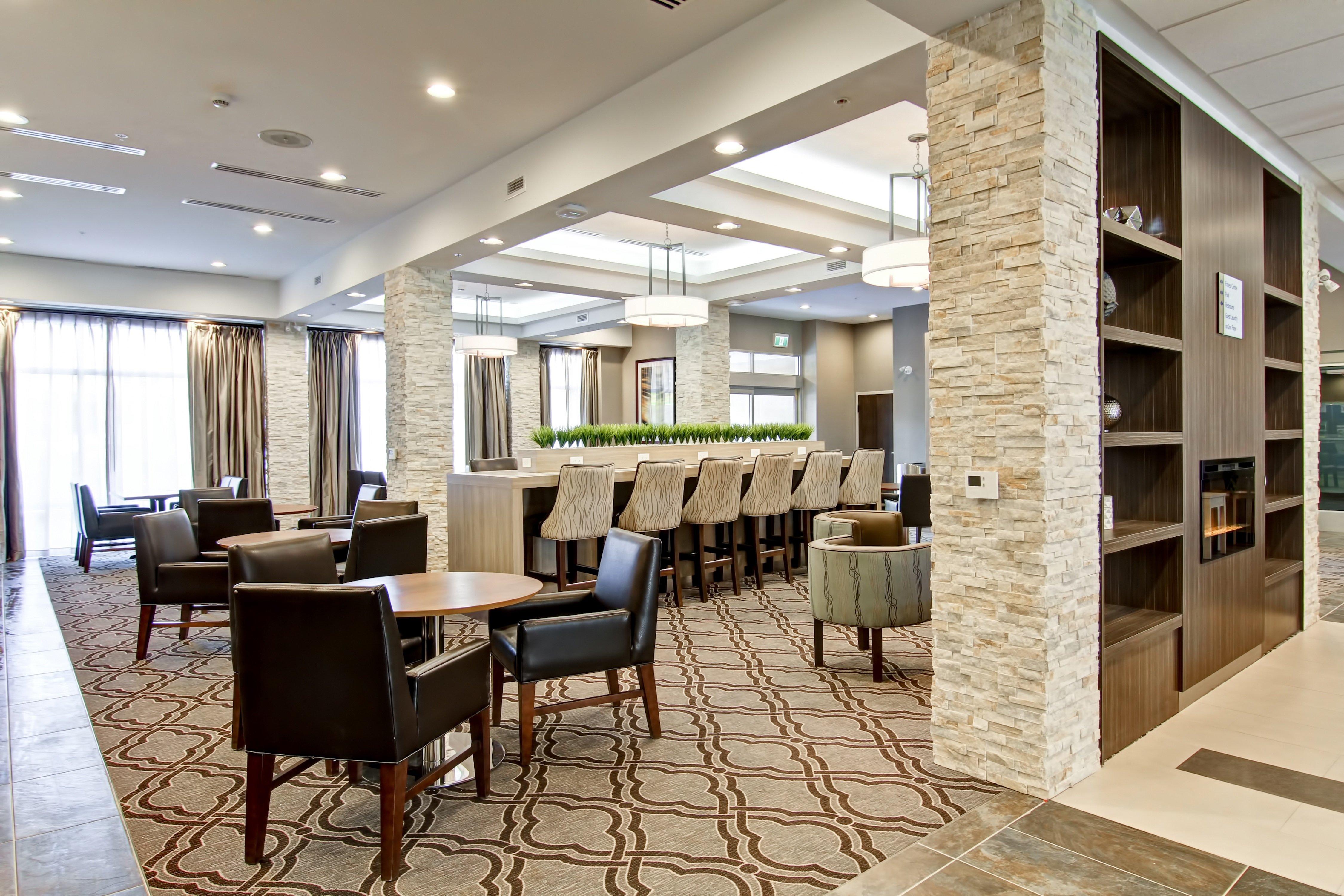 Holiday Inn Express & Suites Oshawa Downtown - Toronto Area By Ihg Buitenkant foto