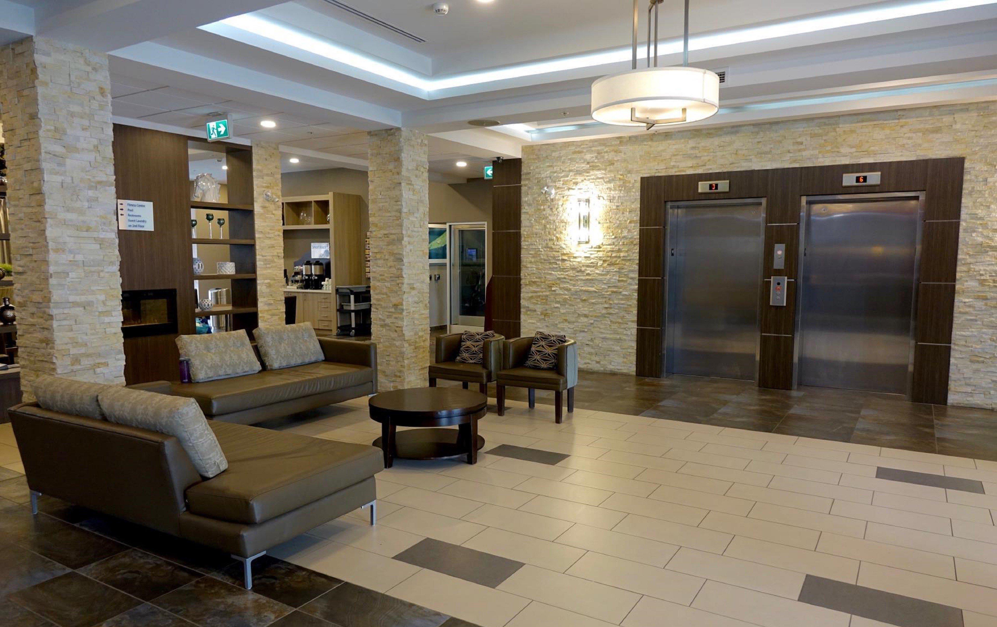 Holiday Inn Express & Suites Oshawa Downtown - Toronto Area By Ihg Buitenkant foto