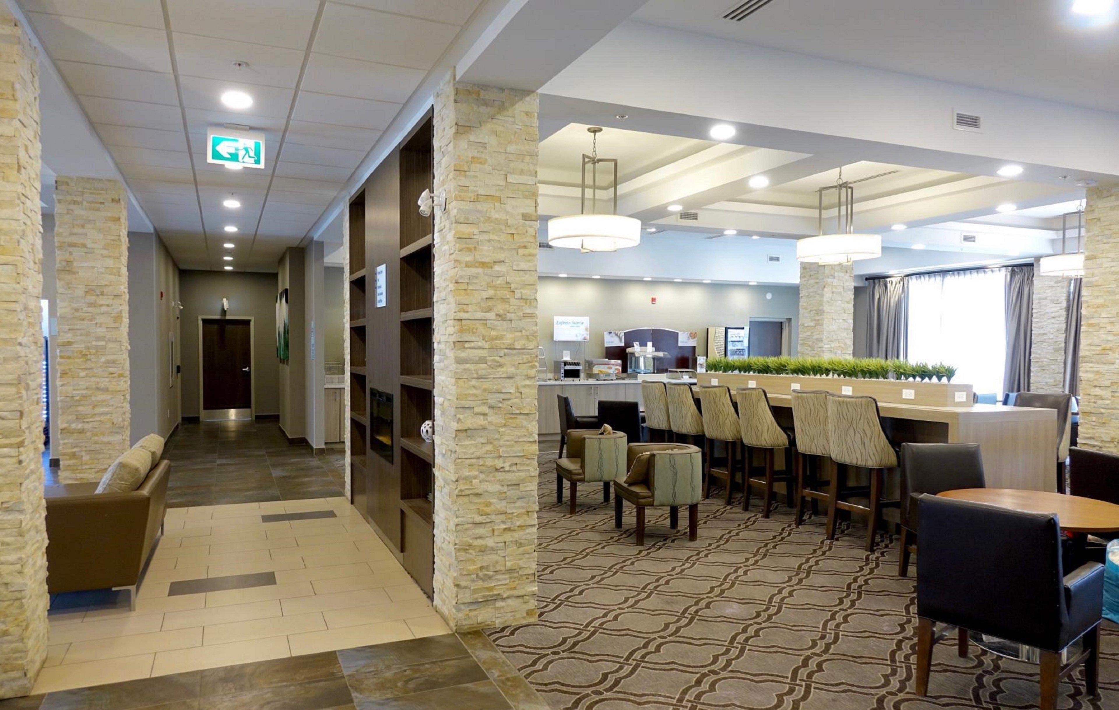 Holiday Inn Express & Suites Oshawa Downtown - Toronto Area By Ihg Buitenkant foto